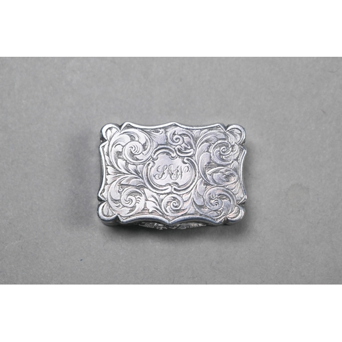 114 - A Victorian engraved silver vinaigrette with pierced grille (hinge a/f), David Pettifer, Birmingham ... 