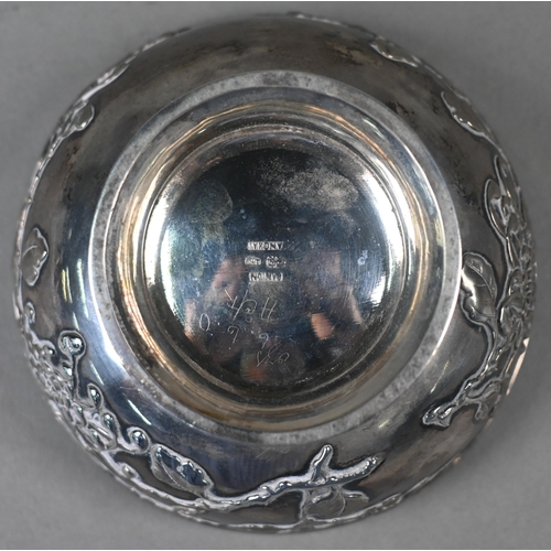 122 - A Chinese export silver bowl with applied floral decoration, Luen Wo, Shanghai, Canton, 6.2 oz, 11.8... 