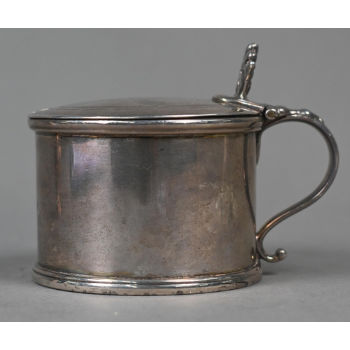 136 - A George III silver Drum mustard with hinged cover lacks liner, Robert Gainsford, Sheffield 1792, to... 