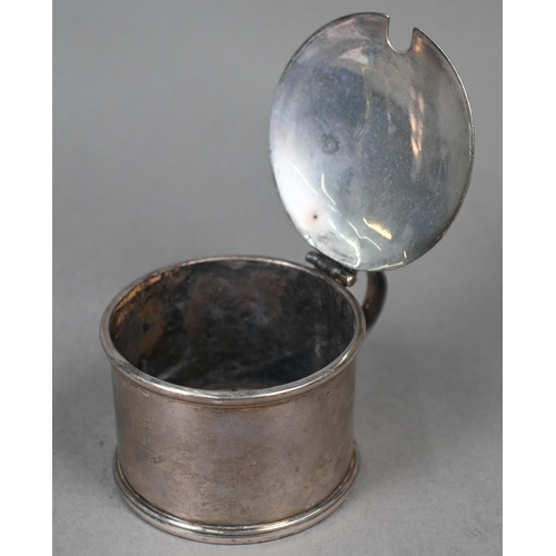 136 - A George III silver Drum mustard with hinged cover lacks liner, Robert Gainsford, Sheffield 1792, to... 