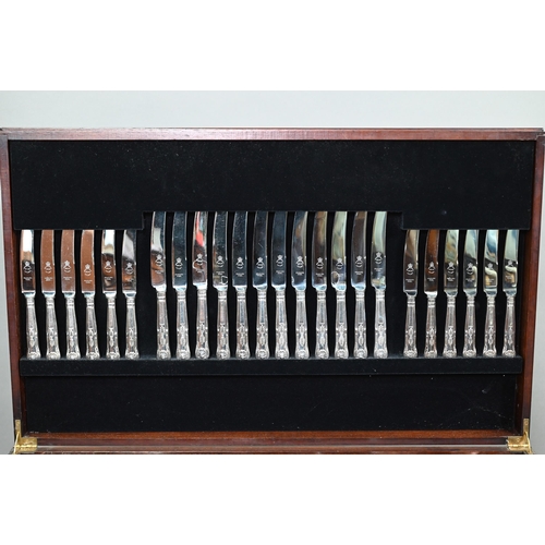 16 - A canteen table fitted with a set of epns Kings pattern flatware and cutlery for twelve settings (li... 