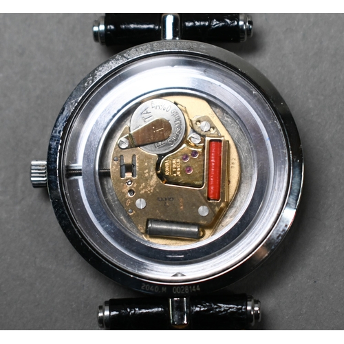 192 - A Gucci GQ2040M stainless steel gents wrist watch, black dial, on Gucci branded black textured leath... 