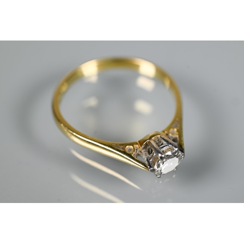 202 - A single stone solitaire diamond ring, the diamond approx 0.513 carats, set 18ct yellow gold, size R