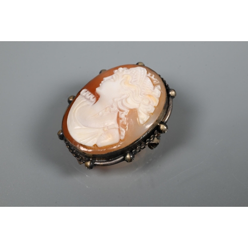 219 - A Victorian silver graduated Albert, four various pairs of silver cufflinks, a silver mesh-link brac... 