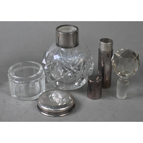 22 - Various oddments of silver, including a pair of salts and a single salt, vesta case with chain, fob ... 