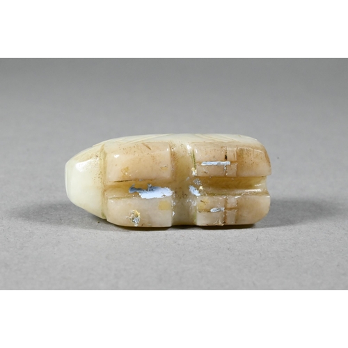 357 - A Chinese jade carving of a recumbent Buddhist lion, 6 cm w, to/w a smaller carved jade lion, 4.5 cm... 