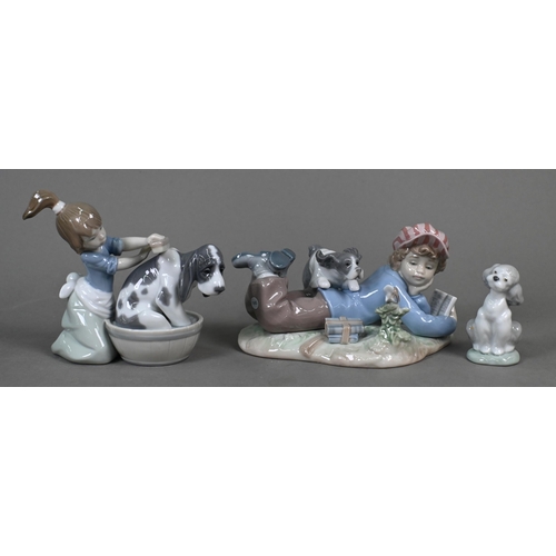 445 - A boxed Lladro 'Santa's Magical Workshop' figure 6390, to/w four other figures 'Princess of the Fair... 