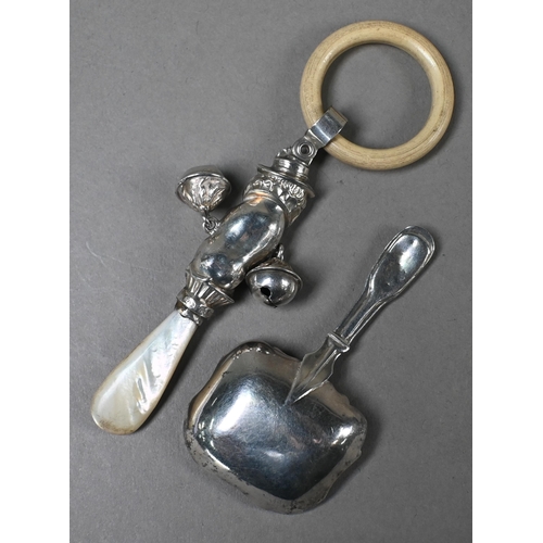 46 - A Regency silver caddy spoon with nail-punch decoration and hollow fiddle handle, John Bettridge, Lo... 