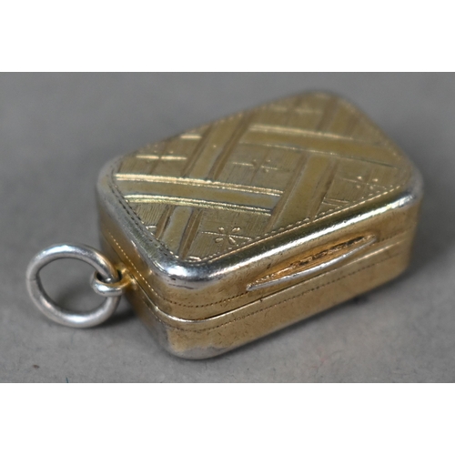 52 - A gilt George III silver fob vinaigrette with engraved diaper decoration and floral-pierced grill, M... 