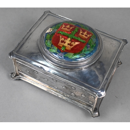 66 - Nelson Dawson (1859-1941) - Guild of Artificers (Co-Founder): an Arts and Crafts silver box, the cov... 