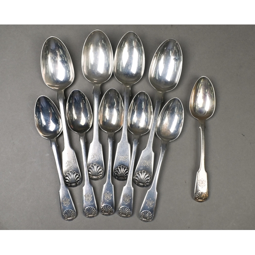 83 - A set of six William IV silver fiddle and shell teaspoons, Benjamin Davis, London 1831, to/w four Sc... 