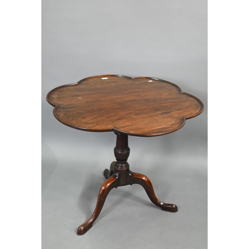 673 - A George III style tilt-top tripod tea table, 85 cm dia. x 72 cm h