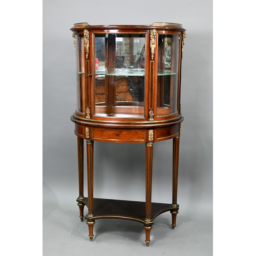 686 - A good late 19th century brass inlaid and mounted red walnut demi-lune salon vitrine cabinet, the pi... 