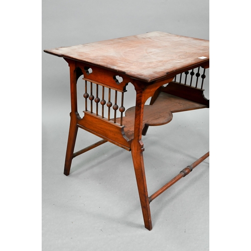 690 - An Art Nouveau walnut occasional table, 76 x 53 x 64 cm h a/f