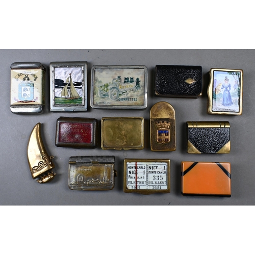 895 - Various vintage combination cigarette cases/lighters including boxed Benlaw example, to/w other ciga... 