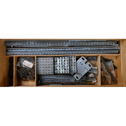 910 - An M&P (Model & Prototype) Systems multi-component model construction kit in fitted box