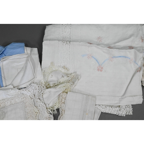 945 - Vintage linens including table cloths, napkins, doilies, sheets (box)