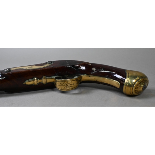 957 - An 1858 pattern 'Tower' musket with percussion action 82 cm barrel, brass-mounted walnut half-stock,... 