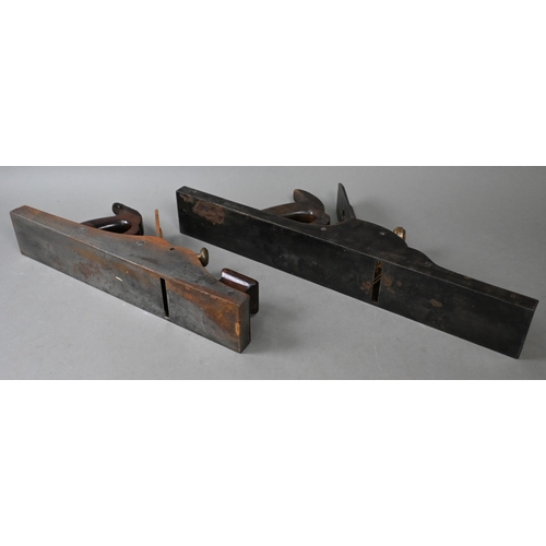 980 - An antique steel and rosewood infill jointer plane with 19 1/2 inch (50 cm) sole, brass adjuster and... 