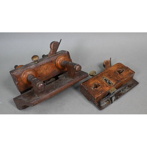 981 - Two antique steel and brass smoothing planes with hardwood infill handles, with '2 In Kenyon, Sheffi... 