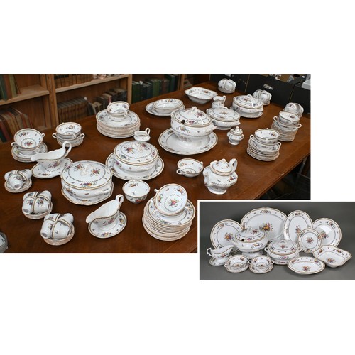 495 - An extensive Spode 'Rockingham' dinner/tea service (140 pieces including covers)