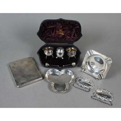 104 - A Victorian cased three-piece condiment set, London 1890, to/w an Art Deco engine-turned cigarette c... 