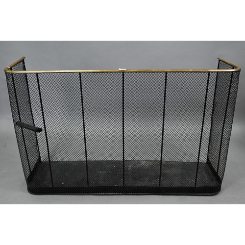 676 - A large country house brass framed diamond lattice wired nursery spark guard, with ash pan base, 127... 