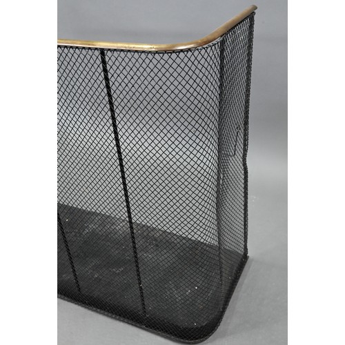 676 - A large country house brass framed diamond lattice wired nursery spark guard, with ash pan base, 127... 