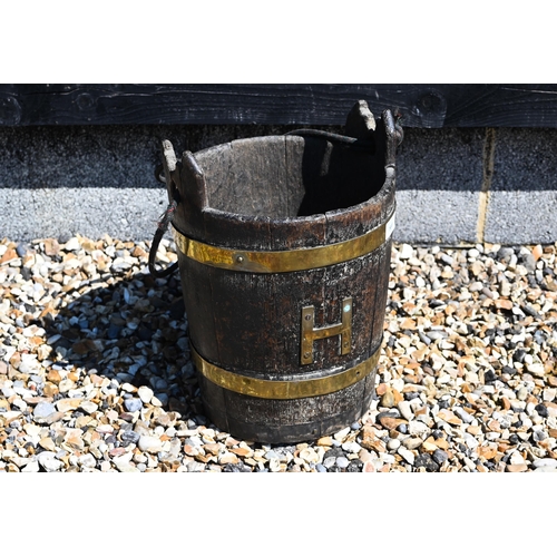 80 - A 19th century military coopered oak campaign bucket with brass branding and applied brass letter 'H... 