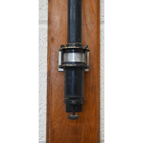 141 - A 'Becker Hatton Wall, London' no 1605 20th century Kew pattern barometer on oak mount, a/f, 110 cm ... 