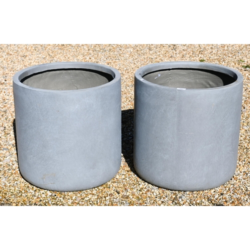 203 - A large pair of composite tub planters, grey, 50 cm dia. x 50 cm h (2)