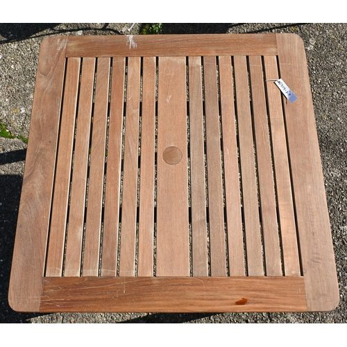 206 - A modern teak square garden table (legs removable), 91 x 91 x 74 cm high