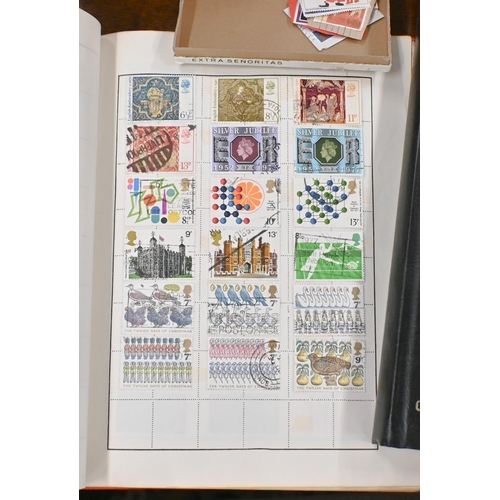 489 - A quantity of Victorian and later loose postage stamps, to/w various postwar British and Foreign com... 