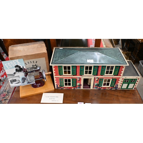 504 - A Mettoy tinplate model house with printed cardboard back and a selection of plastic furnishings 26 ... 