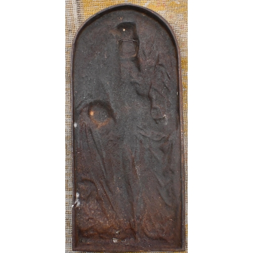 562 - A cast iron relief plaque 'Carolus Magnus', 44 x 20 cm