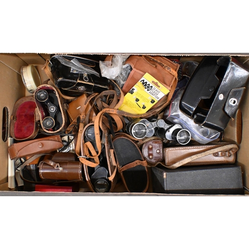 577 - A large quantity of antique, vintage and later cameras, dark-room equipment, leather cases and other... 