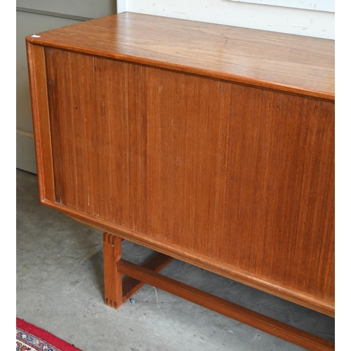 84 - Axel Christensen for Mobler - A Danish Mid-Century teak sideboard with sliding tambour doors and fin... 