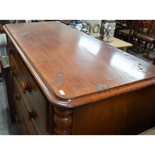 81 - A 19th century mahogany chest of two short over three long drawers with turned handles and feet, 116... 