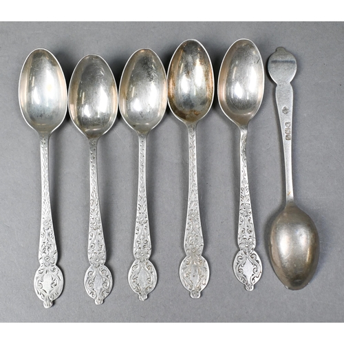 21 - A pair of small stemmed silver dishes, Sheffield 1931, to/w a set of six engraved teaspoons with ton... 