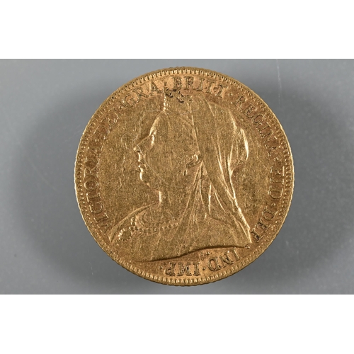 216 - A Victorian gold sovereign dated 1899