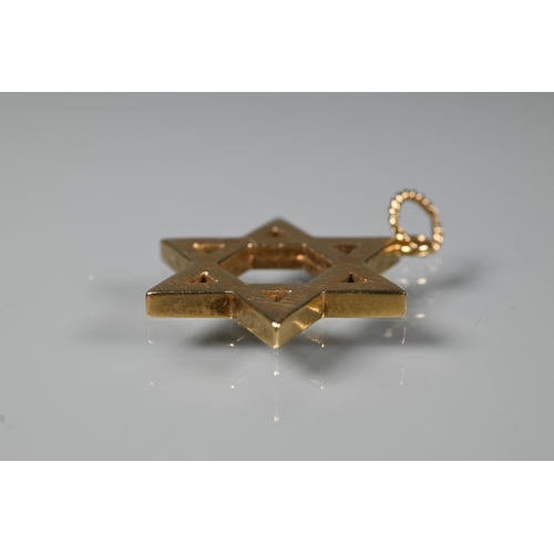 242 - A 9ct yellow gold Star of David pendant, approx 7.8g, 2.5 cm diam