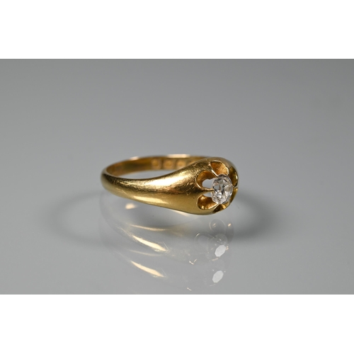 260 - A Victorian 18ct yellow gold ring set diamond, size P 1/2, diamond approx 0.3 carats