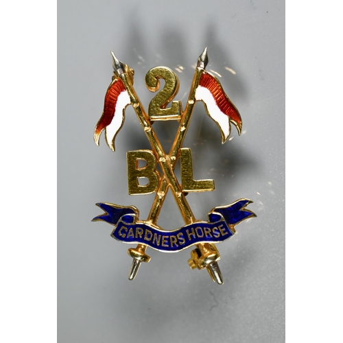 291 - A 9ct yellow gold and enamel 2nd Bengal Lancers Gardners Horse badge, 5.4g all in