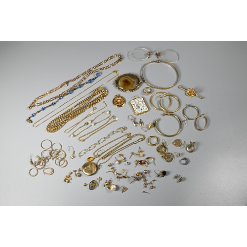 302A - A collection of gilt metal and yellow metal jewellery items including earrings, chains etc, white me... 