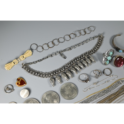 302A - A collection of gilt metal and yellow metal jewellery items including earrings, chains etc, white me... 