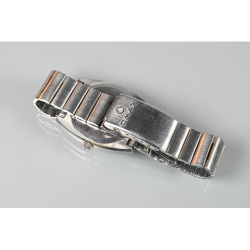 308 - A gents Omega Deville stainless steel bracelet watch circa 1980s, the quartz movement with roman num... 