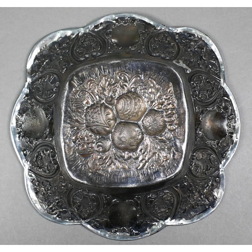 31 - A Lisham Art (Israel) 925 dish of lobed square form, embossed and chased with fruit and flowers, 4.7... 