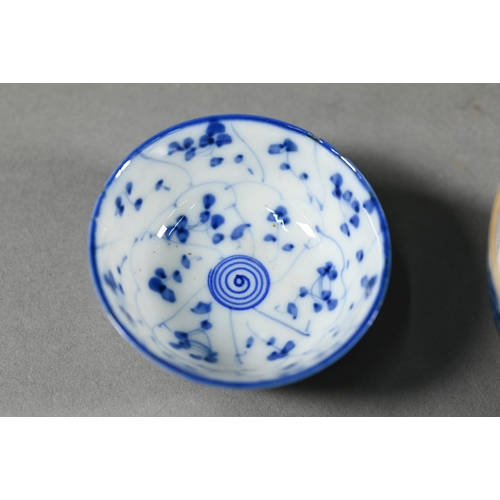 369 - A group of 18th century Chinese blue and white ceramics including a Kangxi period dragon and carp pl... 