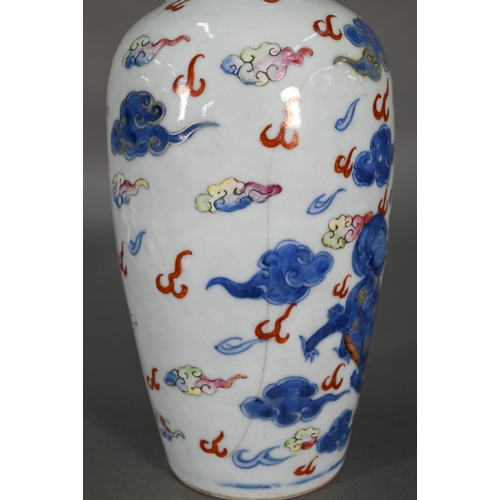 372 - A small collection of 18th century and later Chinese ceramics including a blue and white vase painte... 