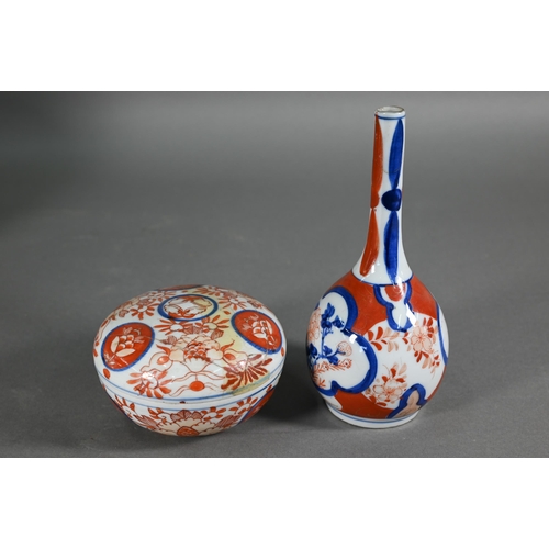 373 - A collection of 18th and 19th century Japanese Imari ceramics, Edo/Meiji period, including a pair of... 